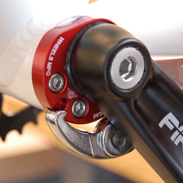 Eccentric BB for PF30 & 24/22mm (SRAM, Truvativ) Cranks - Black