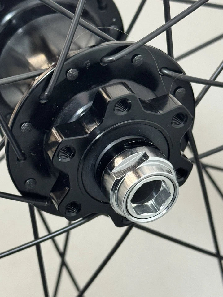 DT Swiss 29" Rear Wheel W / Sram MTH746 12x148 6B 8-11 SRAM/SHIMANO DRIVER